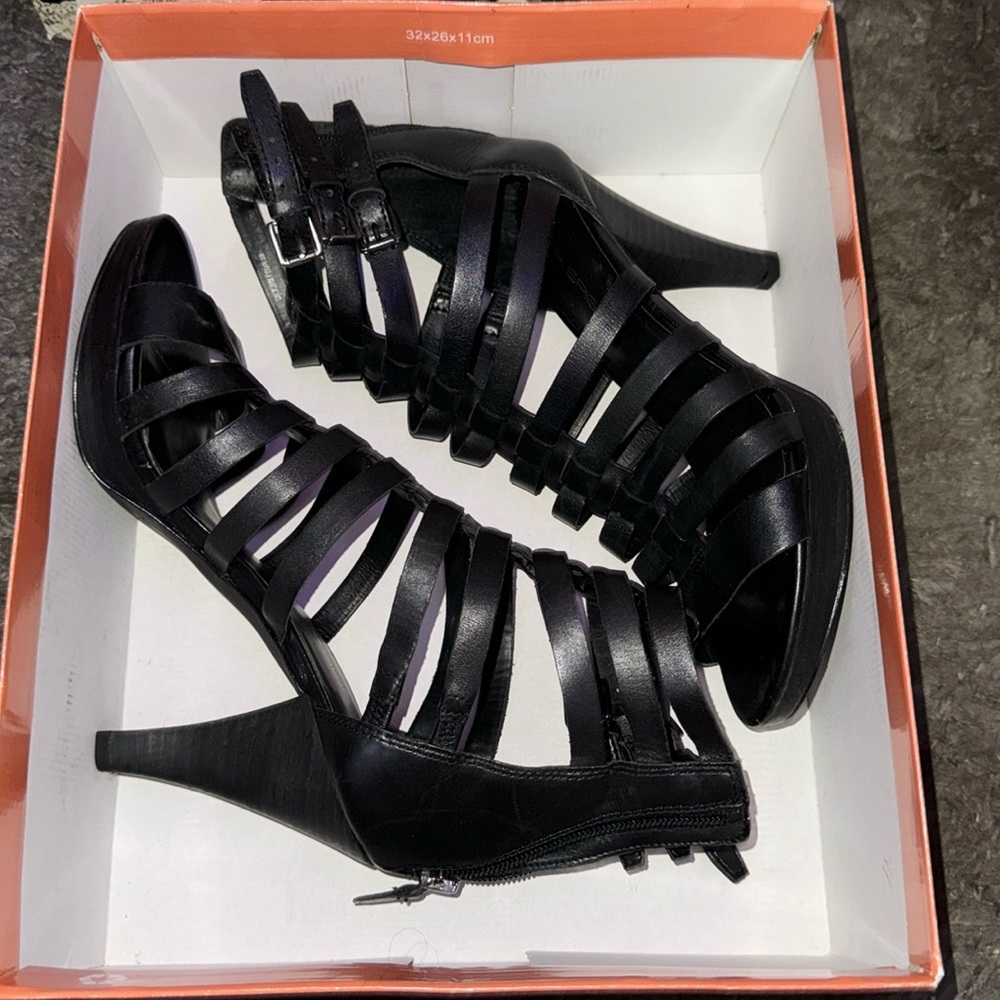 black via spiga pumps